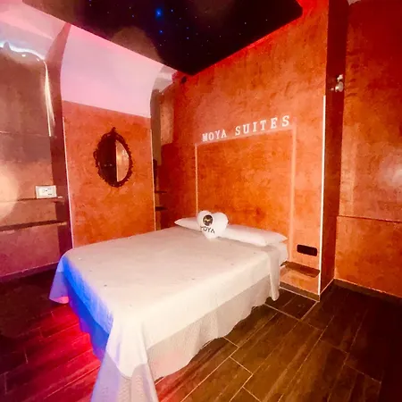 Love hotel Moya 1 - In *