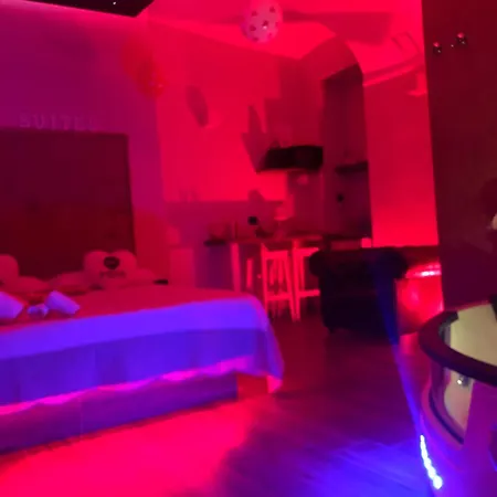 Love hotel Moya 1 - In