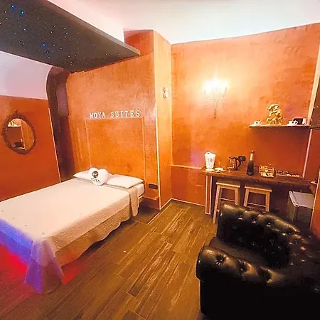 Moya 1 - In Love hotel *
