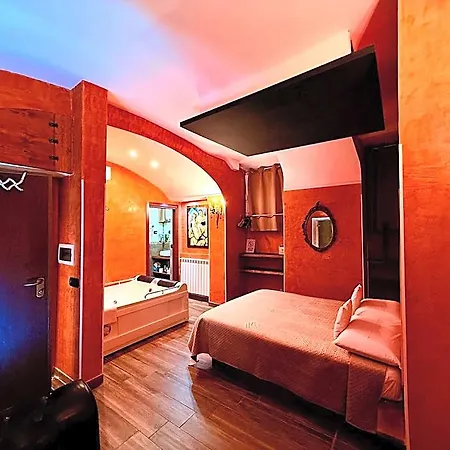 Moya 1 - In Love hotel