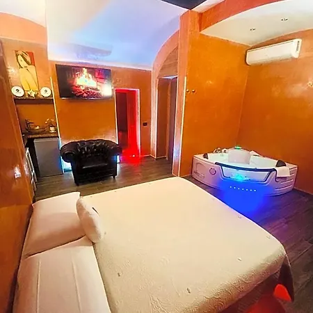 Moya 1 - In Love hotel